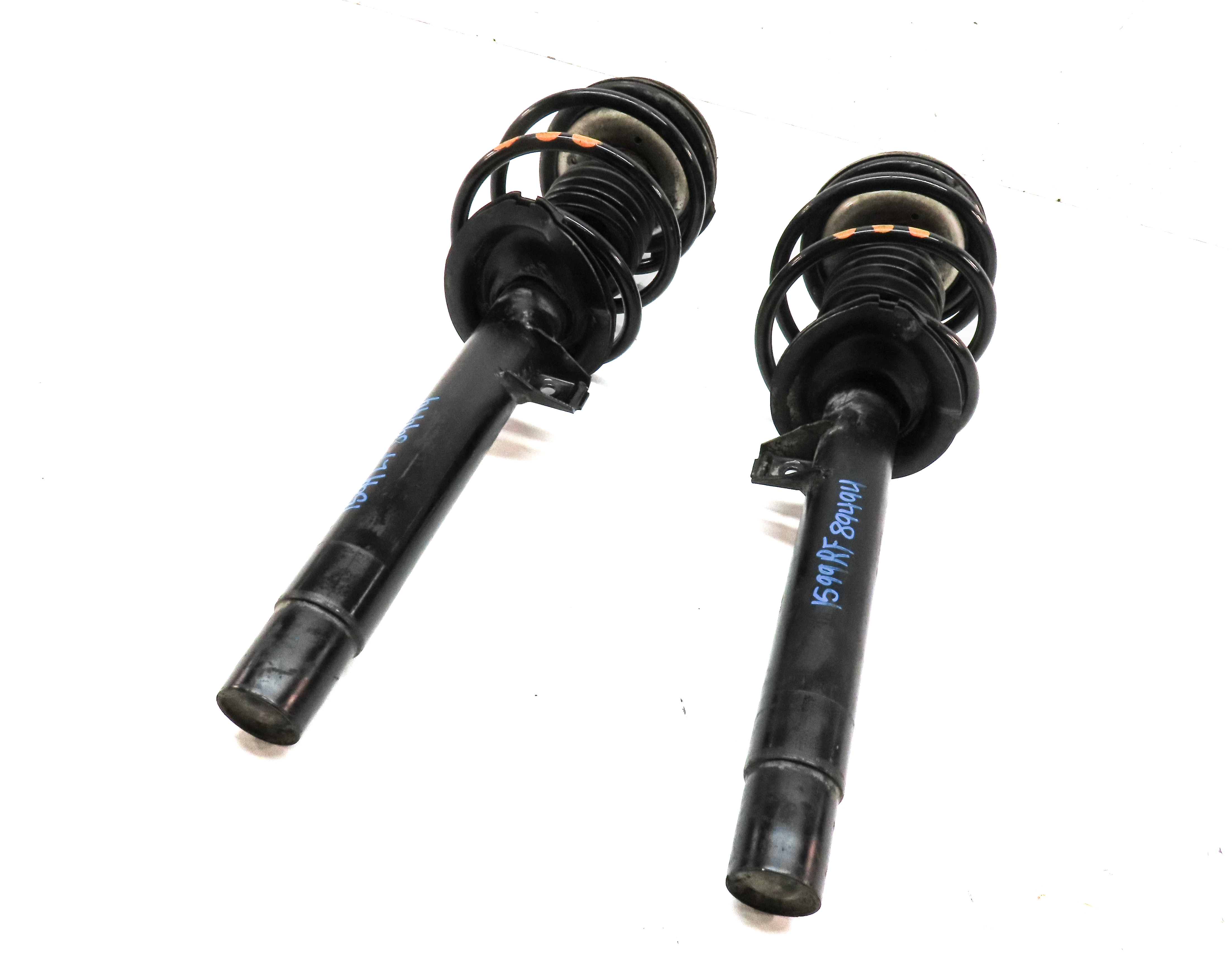 99-06 BMW 320i 323i 325i 328i 330i E46 FRONT STANDARD SUSPENSION SHOCK STRUT SET — exact item pictured